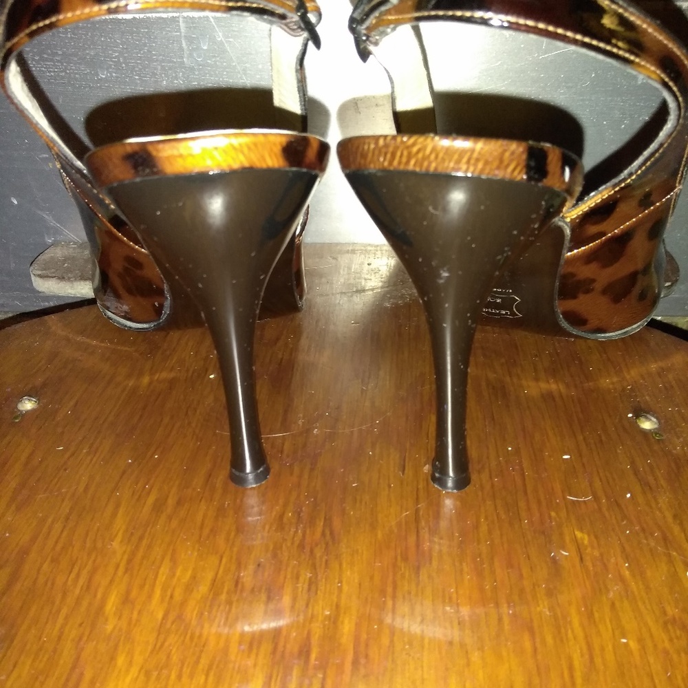 Stuart Weitzman Patent Leather Leopard Slngback - Picture 7 of 8